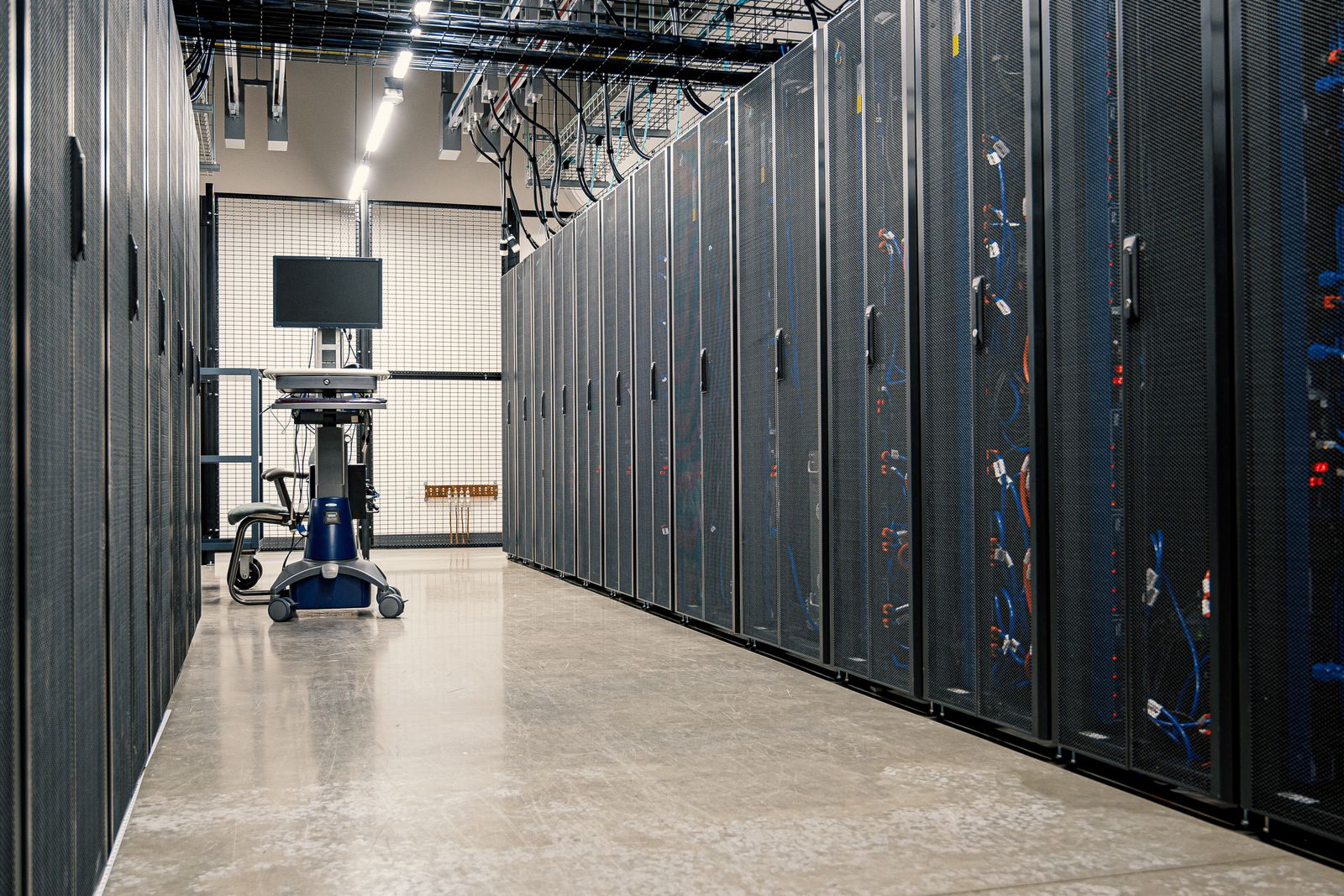 Intelligent Operations & Data Centers